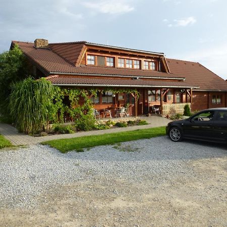 Restaurace Vráž Hotel Trhové Sviny Exterior foto